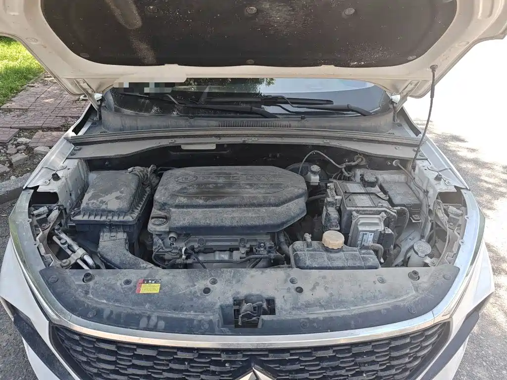Фото 11 - Baojun RS-3