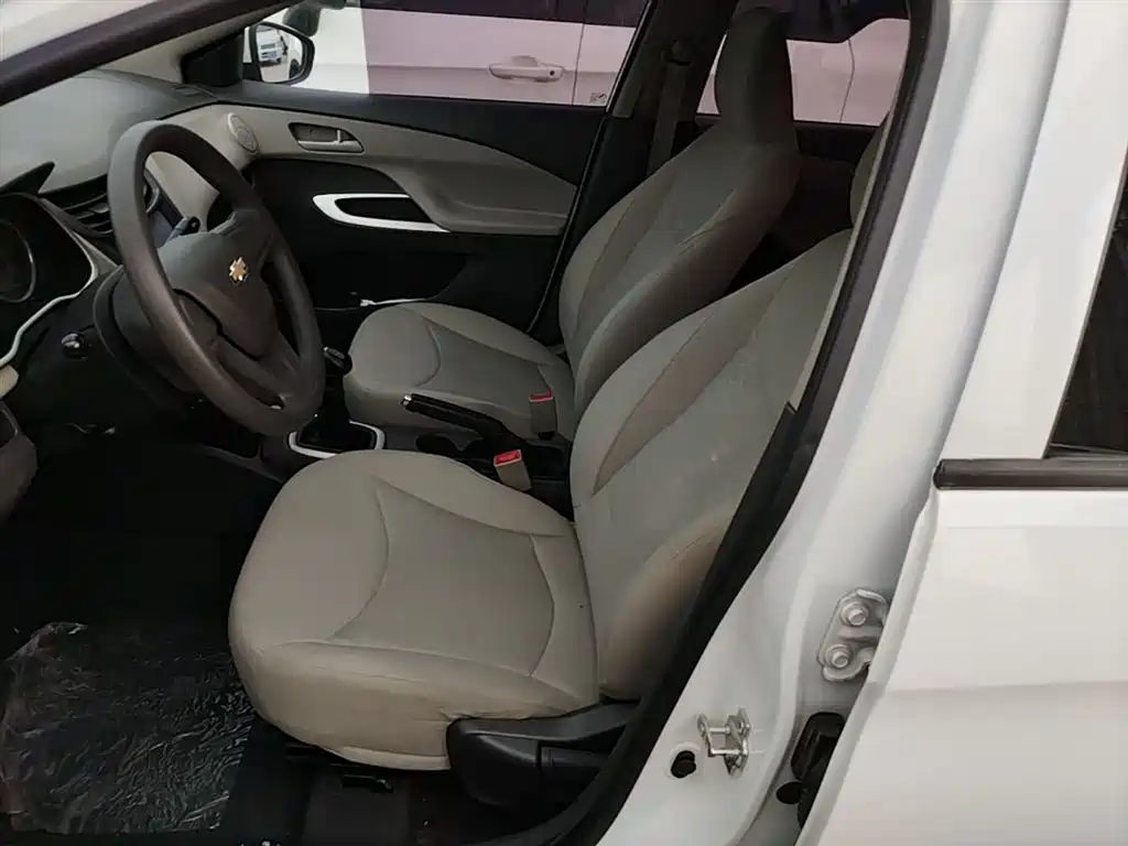 Chevrolet Sail 2015 Sail 3 1.5L Manual Ideal Sunroof Edition фото 15
