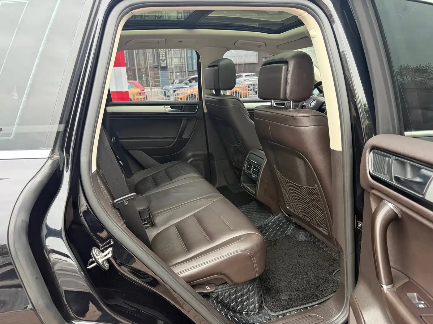 Volkswagen Touareg 2017 3.0TSI Explorer Edition фото 13