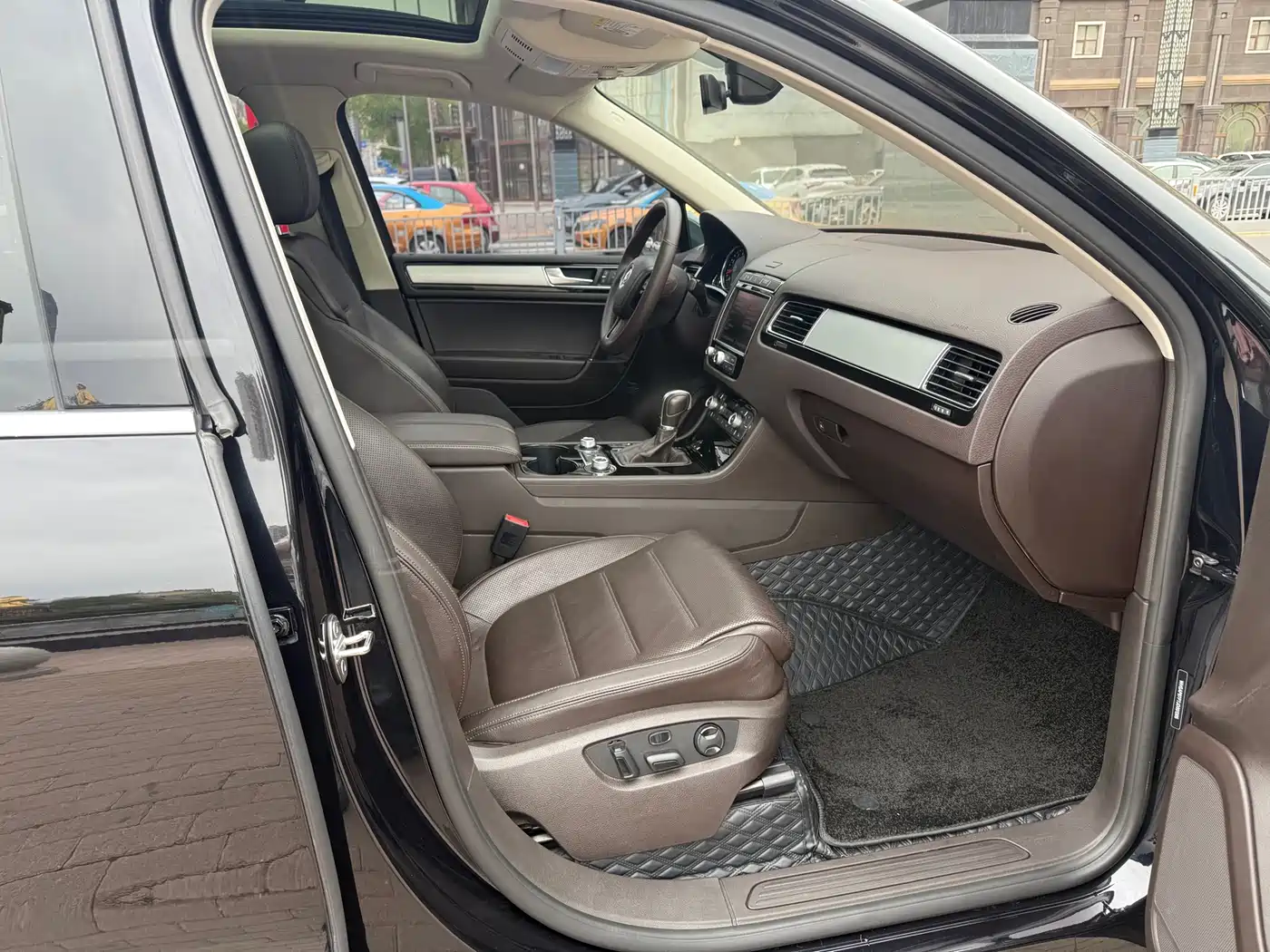 Volkswagen Touareg 2017 3.0TSI Explorer Edition фото 11