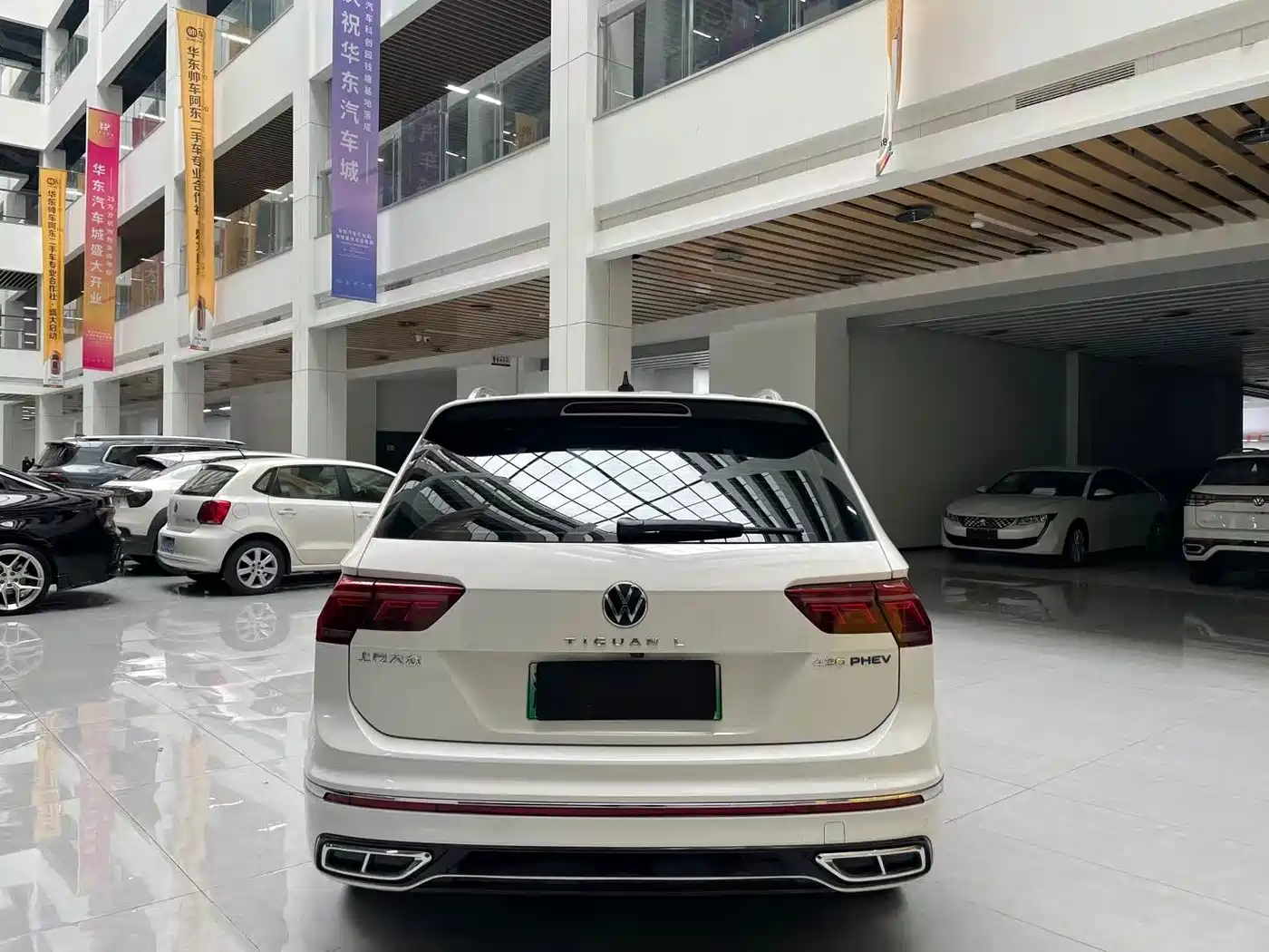 Фото 3 - Volkswagen Tiguan L PHEV