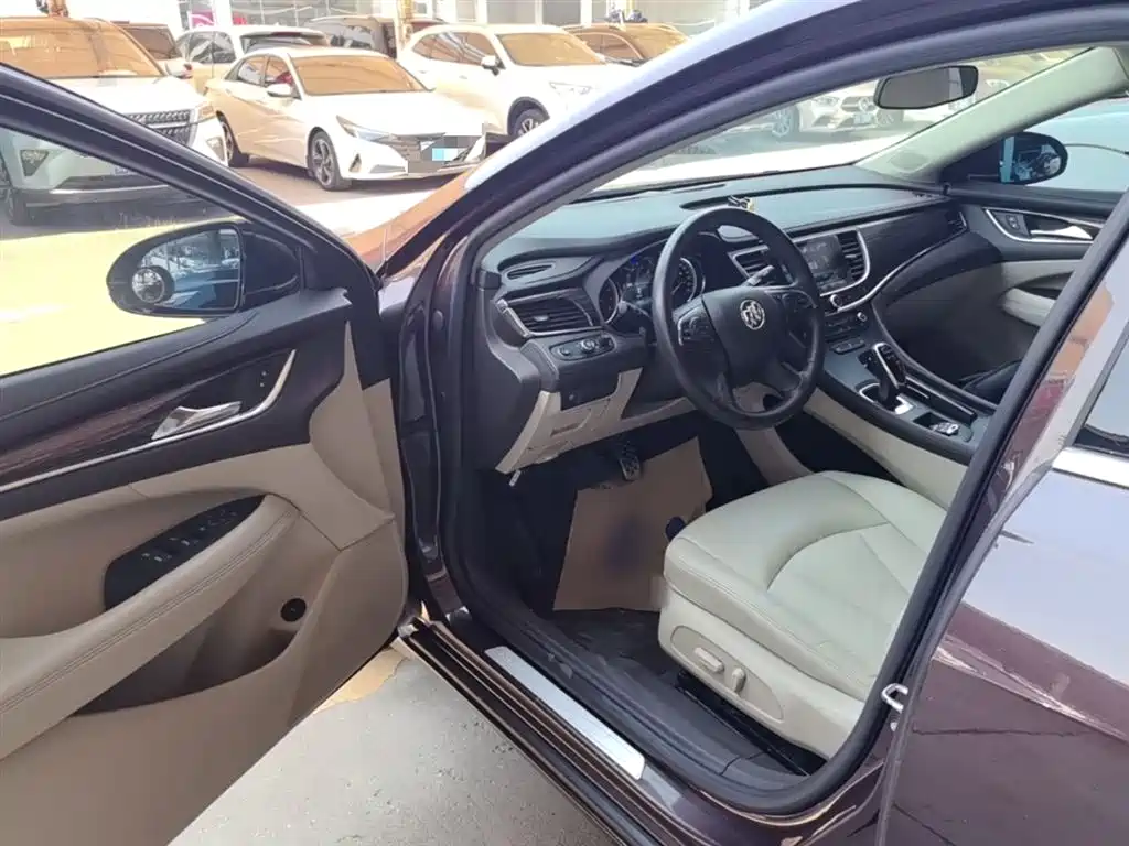Buick LaCrosse 2016 Facelift 20T Leading фото 16