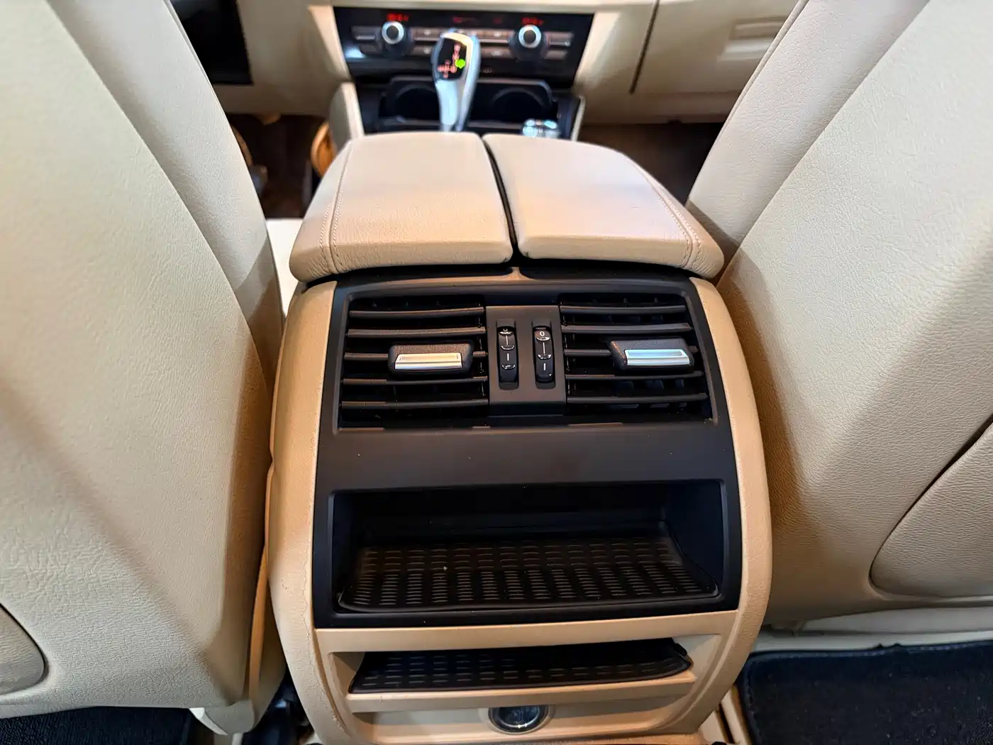 BMW 5 Series 2013 520Li Elegance фото 13