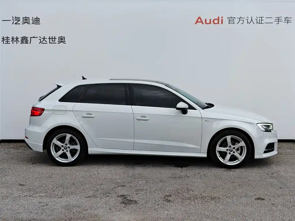 Audi A3 2019 Sportback 35 TFSI Fashion China VI фото 3