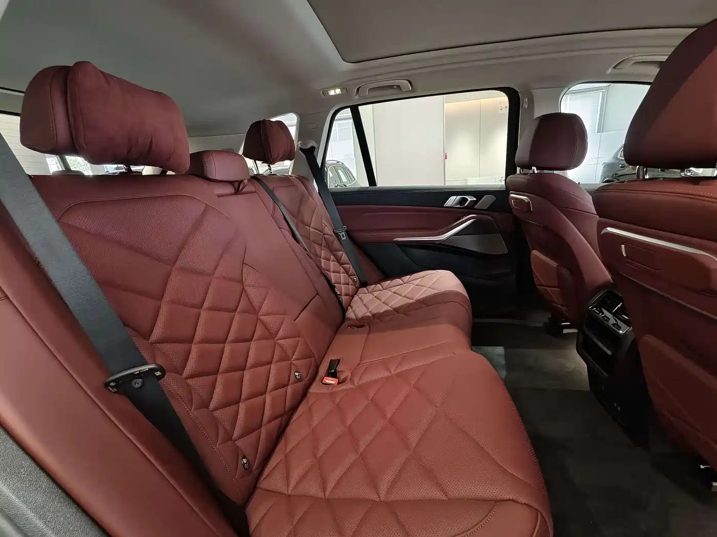 BMW X5 2026 xDrive 30Li Luxury M Sport Night Edition Package фото 7