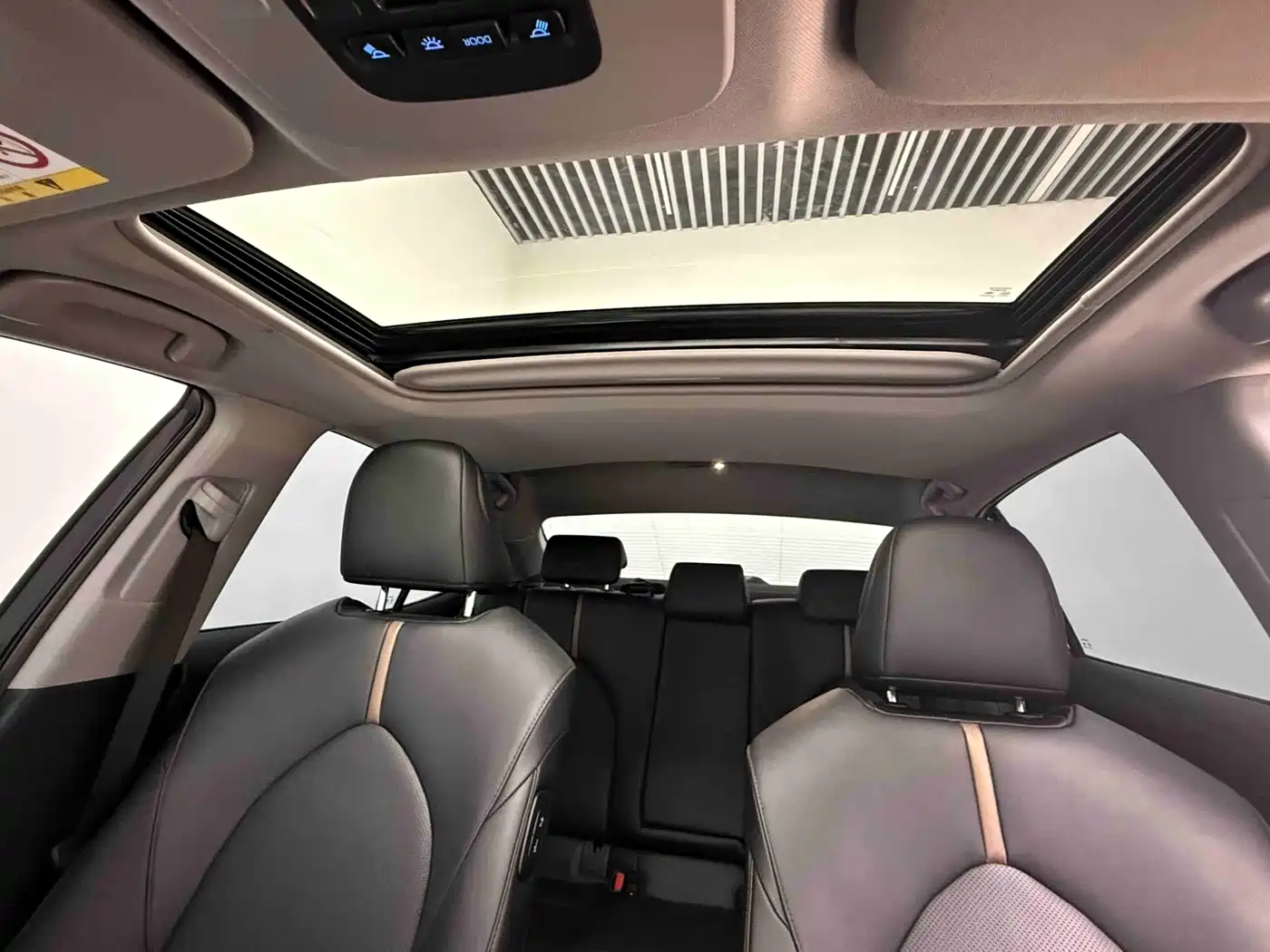 Toyota Camry 2023 2.0G Luxury Edition фото 6
