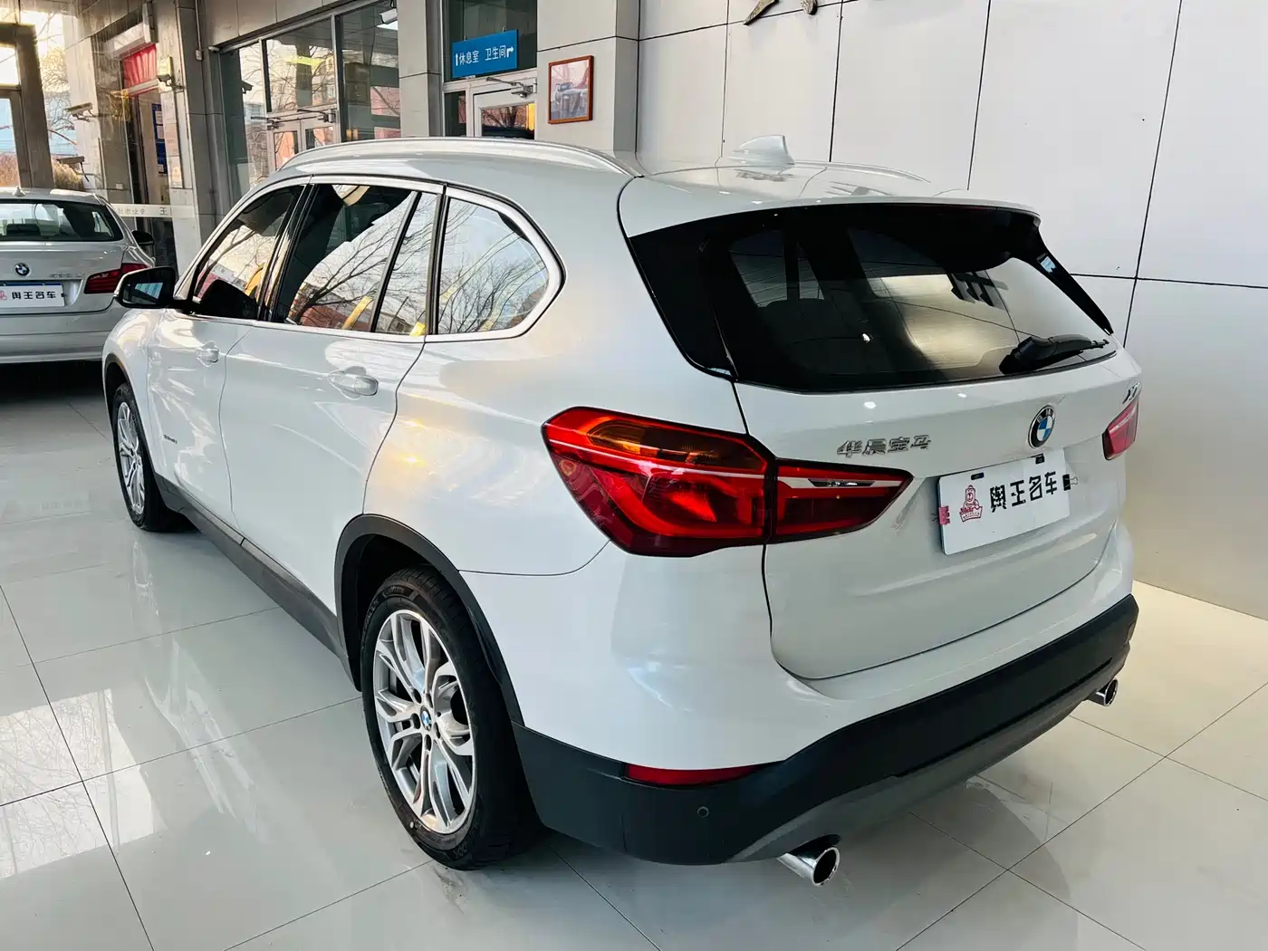 BMW X1 2018 sDrive20Li Leading Model фото 3
