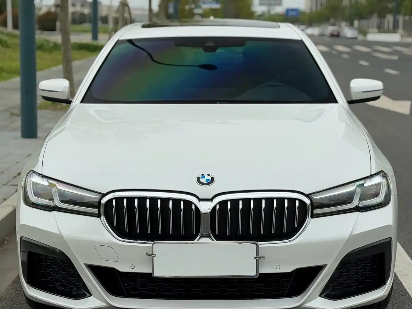 BMW 5 Series 2023 530Li Leading M Sport Package фото 3