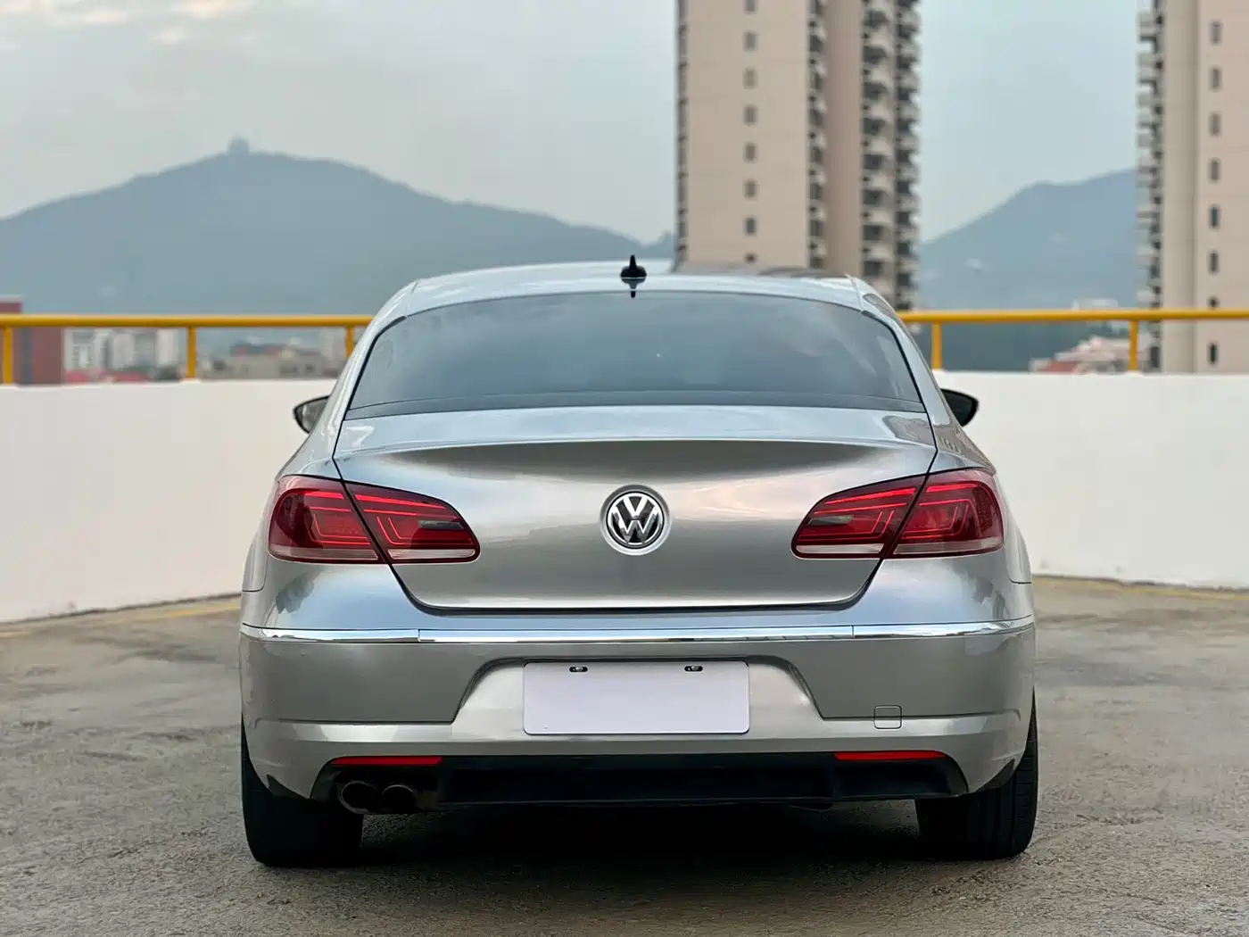 Volkswagen FAW-Volkswagen CC 2016 Model 1.8TSI Luxury фото 8