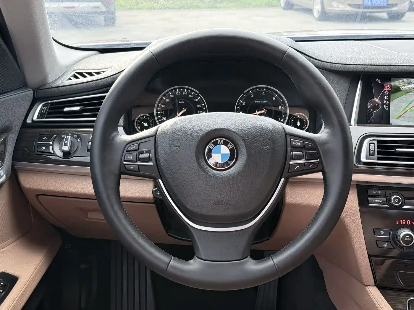 BMW 7 Series 2013 Model 730Li Luxury фото 10
