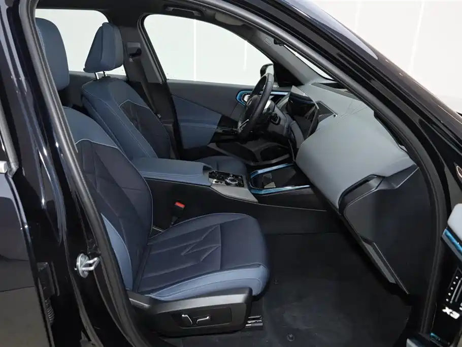 BMW X3 2025 xDrive30L Premium M Sport Package фото 18