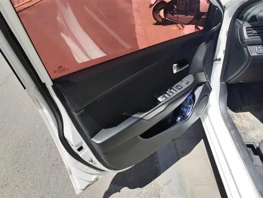 Kia K2 2015 Sedan 1.4L MT GLS фото 7