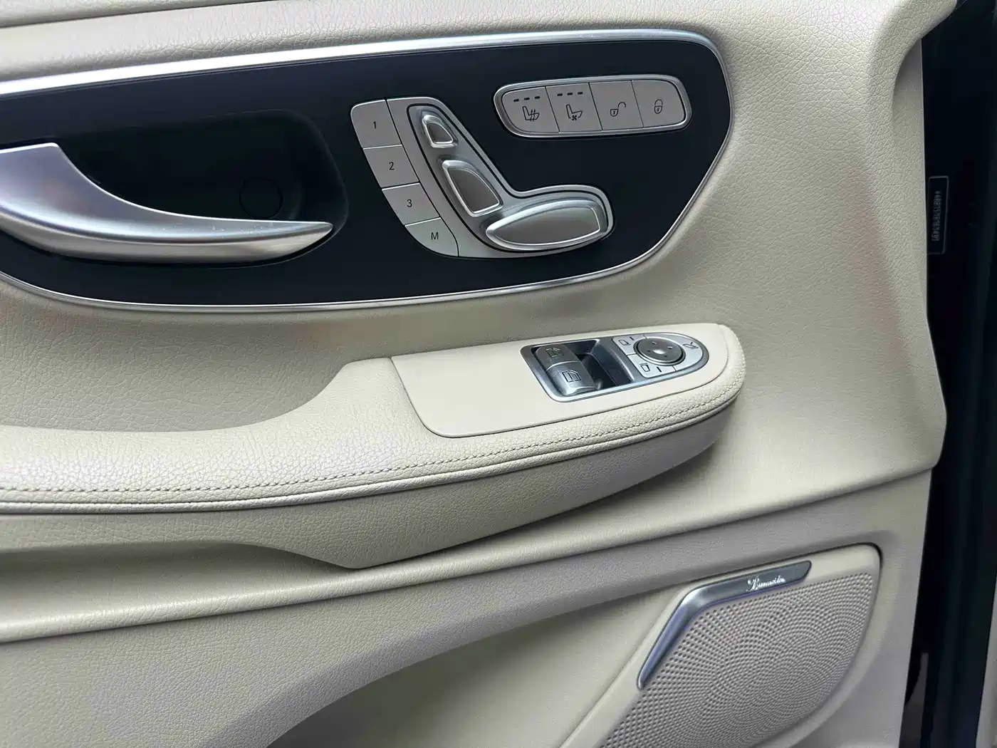 Mercedes-Benz V-Class 2021 V 260 L Long Wheelbase Luxury Edition фото 14