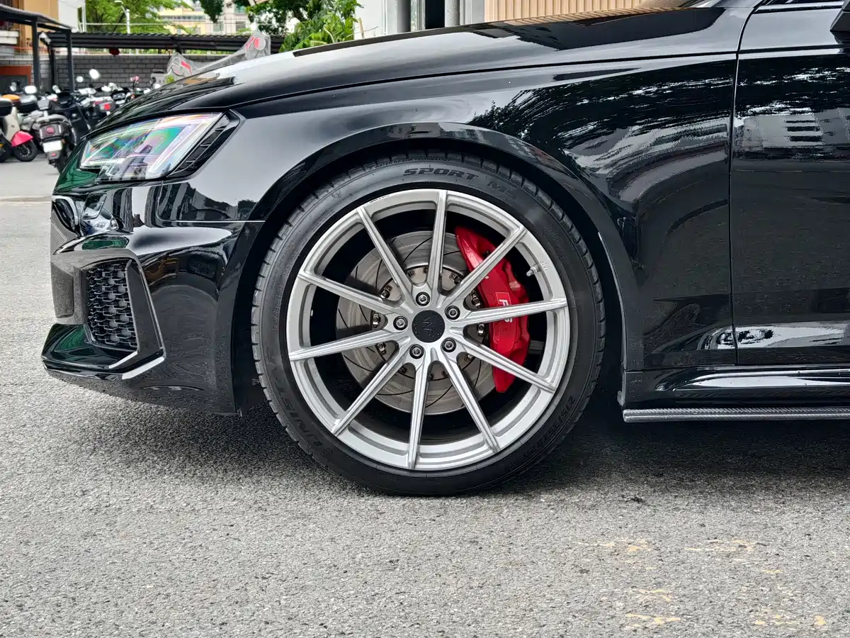 Audi RS 4 2019 RS 4 2.9T Avant фото 3