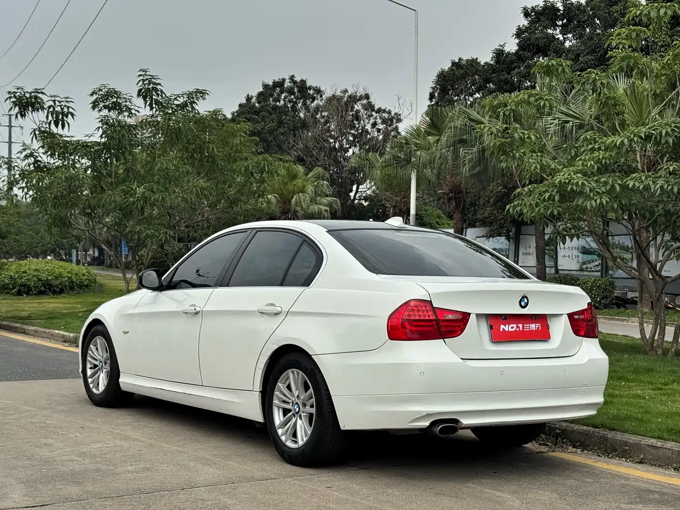 BMW 3 Series (Import) 2010 320i Luxury фото 8