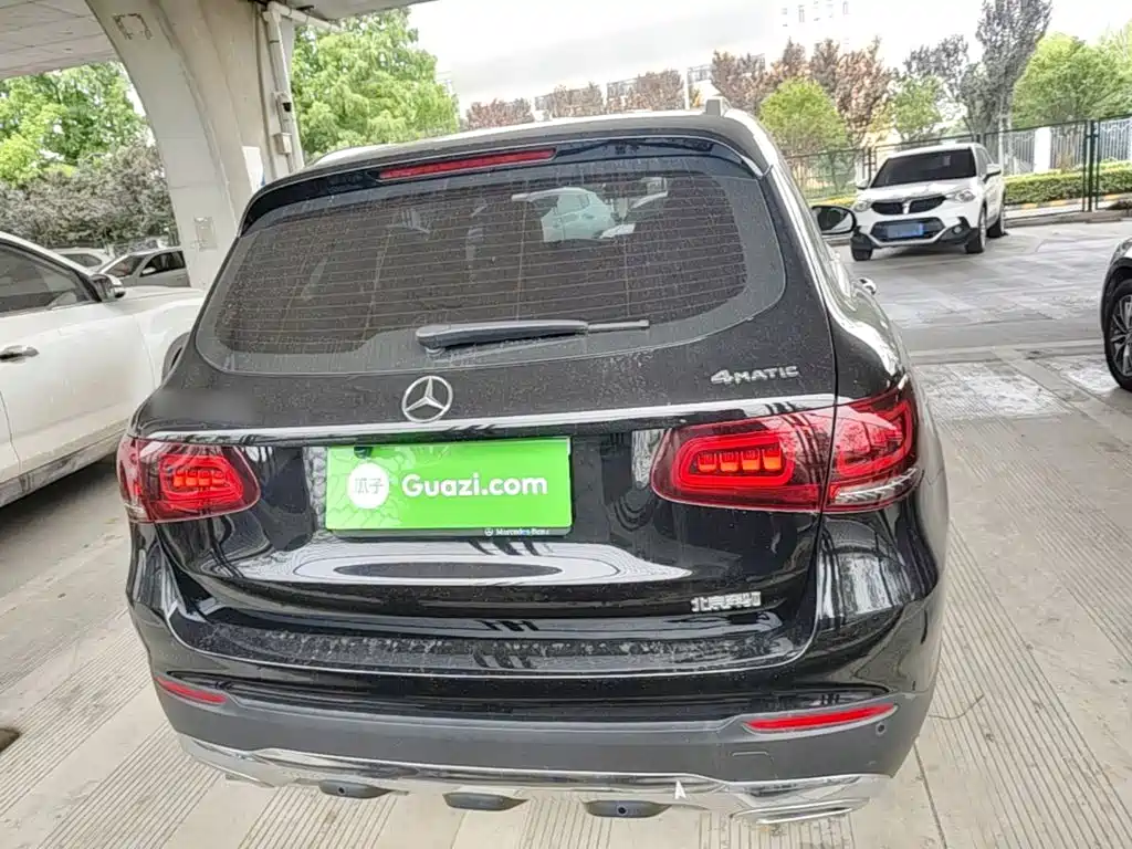MERCEDES-BENZ GLC