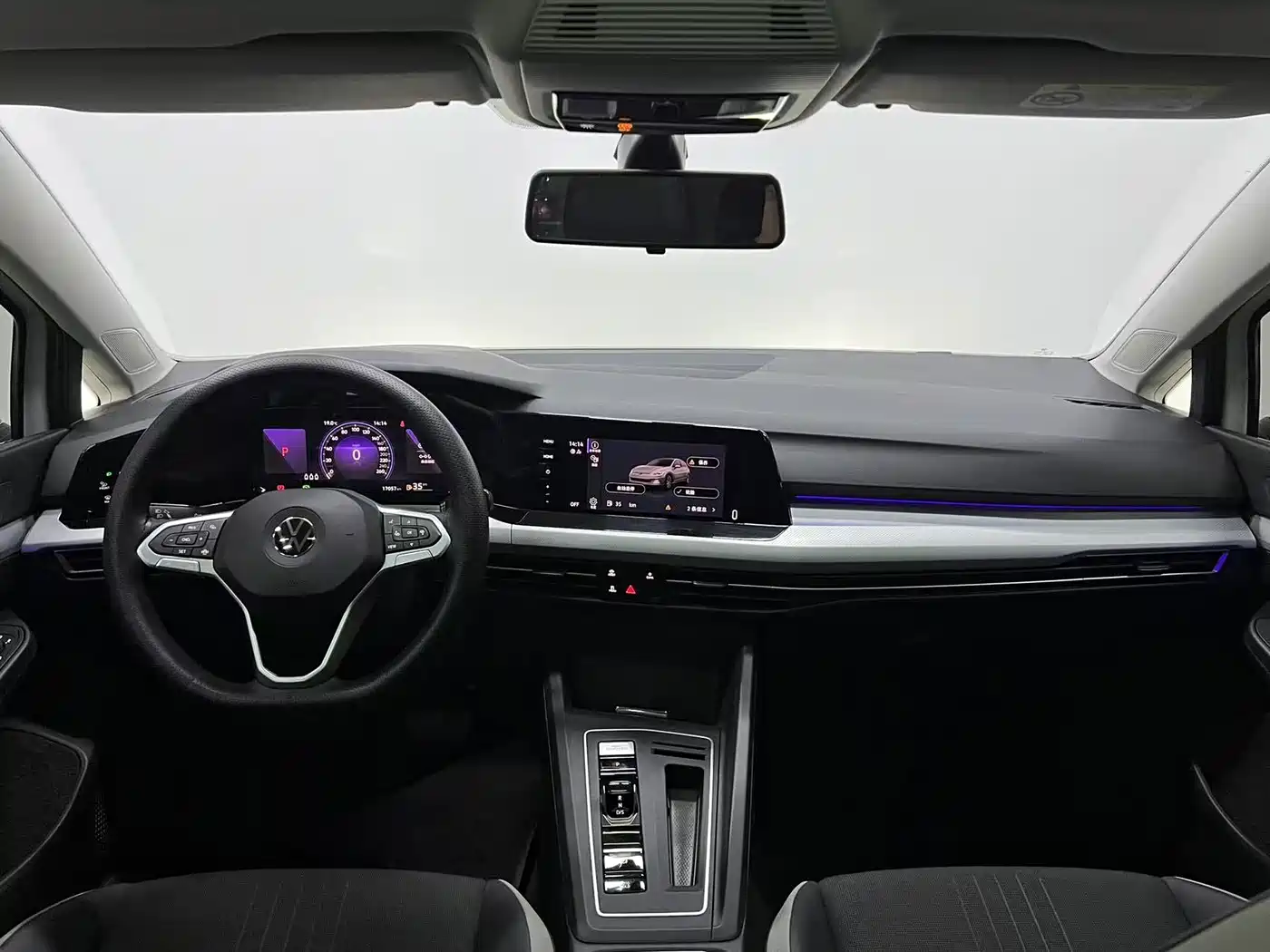 Volkswagen Golf 2023 Facelift 280TSI DSG Pro фото 4
