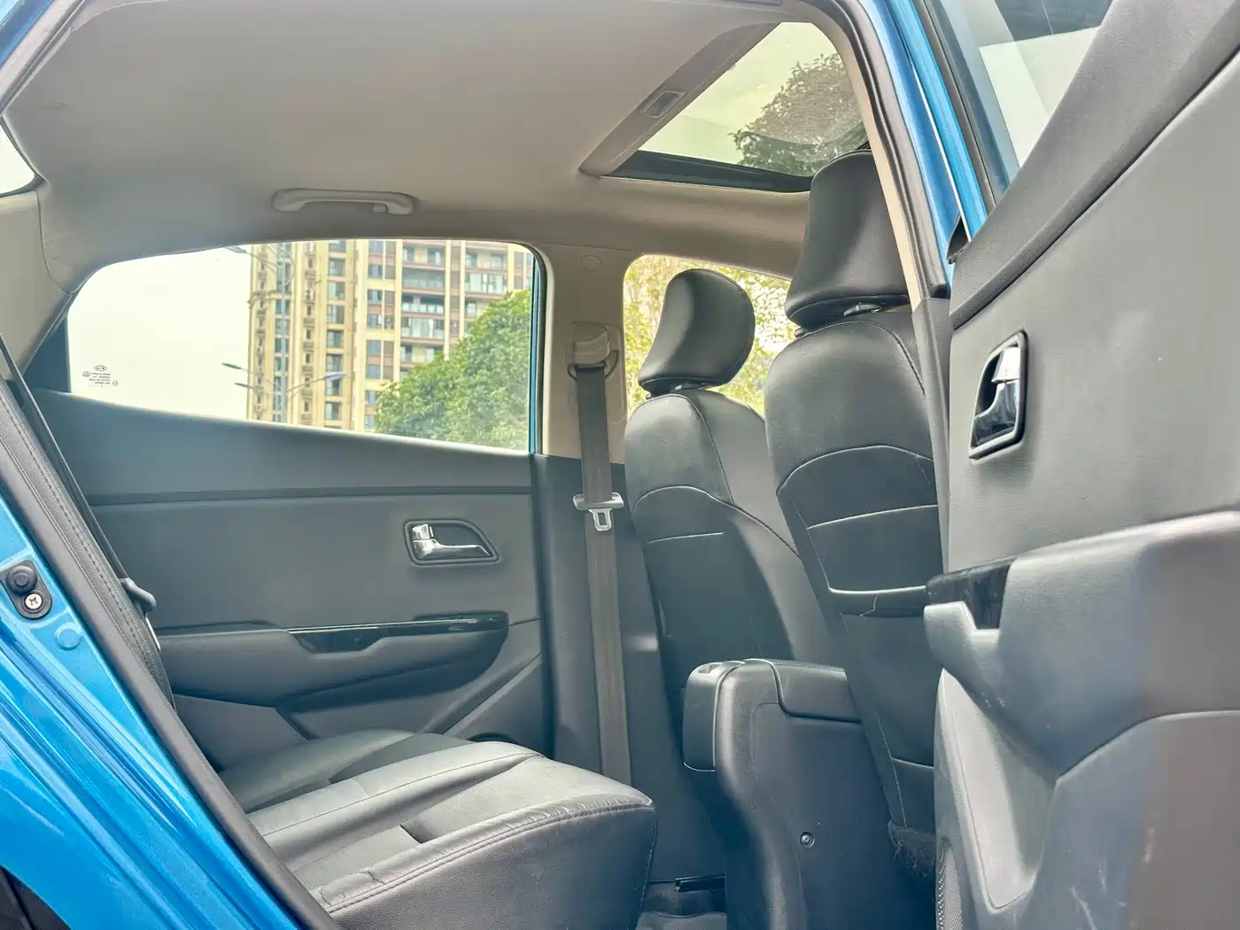 Kia K2 2012 2012 Sedan 1.6L AT Premium Commemorative Edition