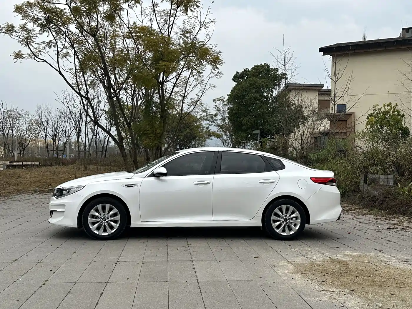 KIA K5