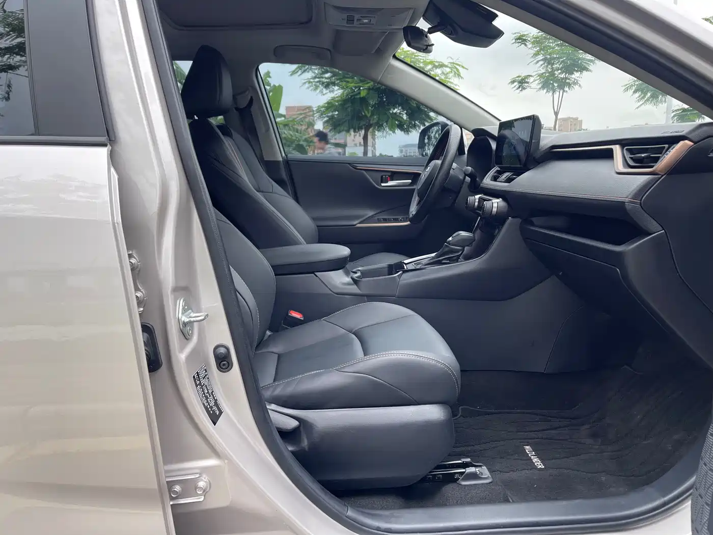 Toyota Wildlander 2024 2.0L CVT 2WD Urban Edition фото 10