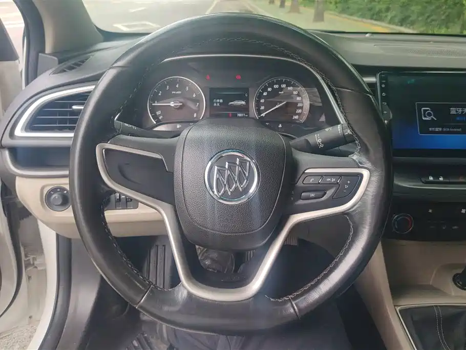 Buick Excelle 2018 15T Manual Elite (China V) фото 15