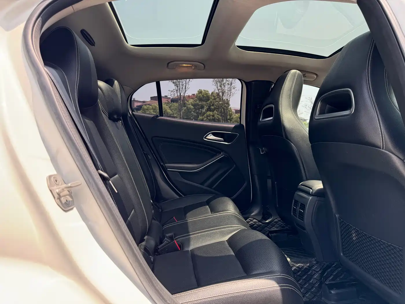 Mercedes-Benz GLA 2017 GLA 200 Dynamic фото 6