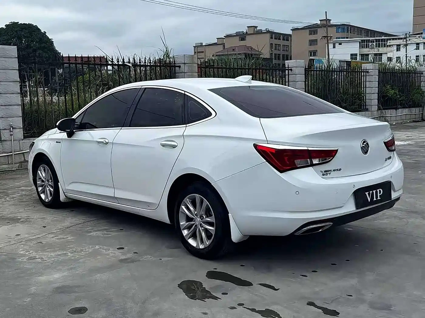 Buick Verano 2018 Sedan 20T Dual Clutch Leading фото 4