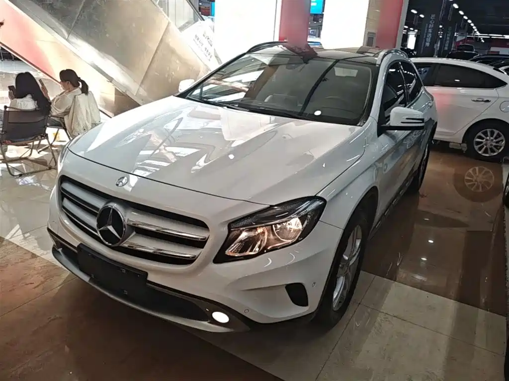 Mercedes-Benz GLA 2016 GLA 200 Dynamic фото 2