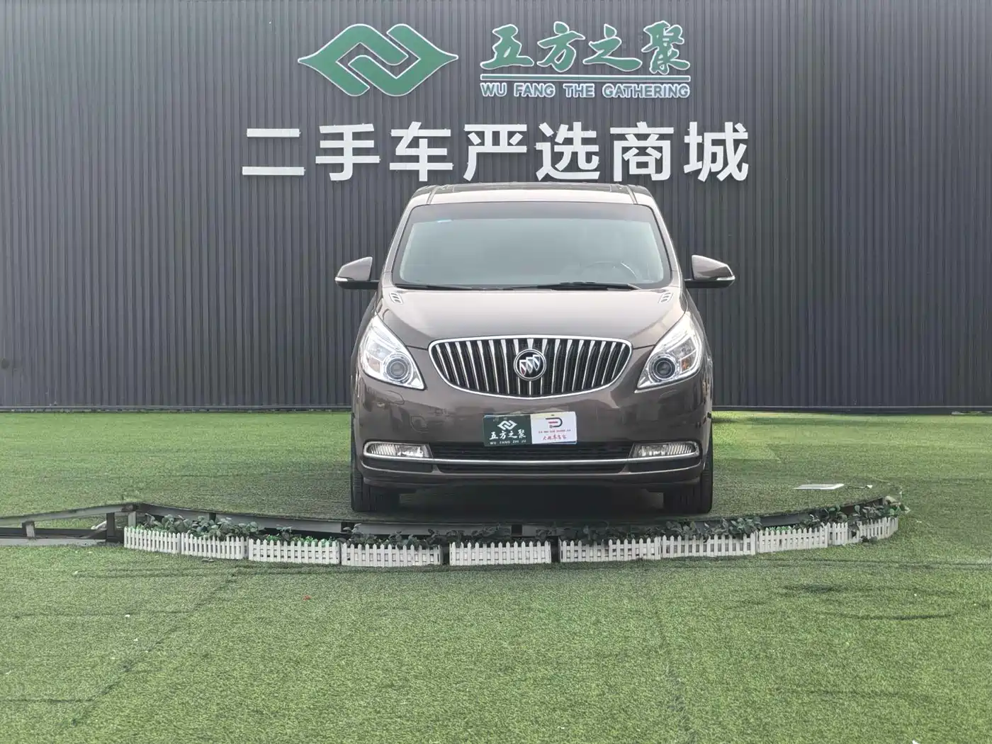 Buick GL8 2014 3.0L XT Luxury Business Flagship фото 2