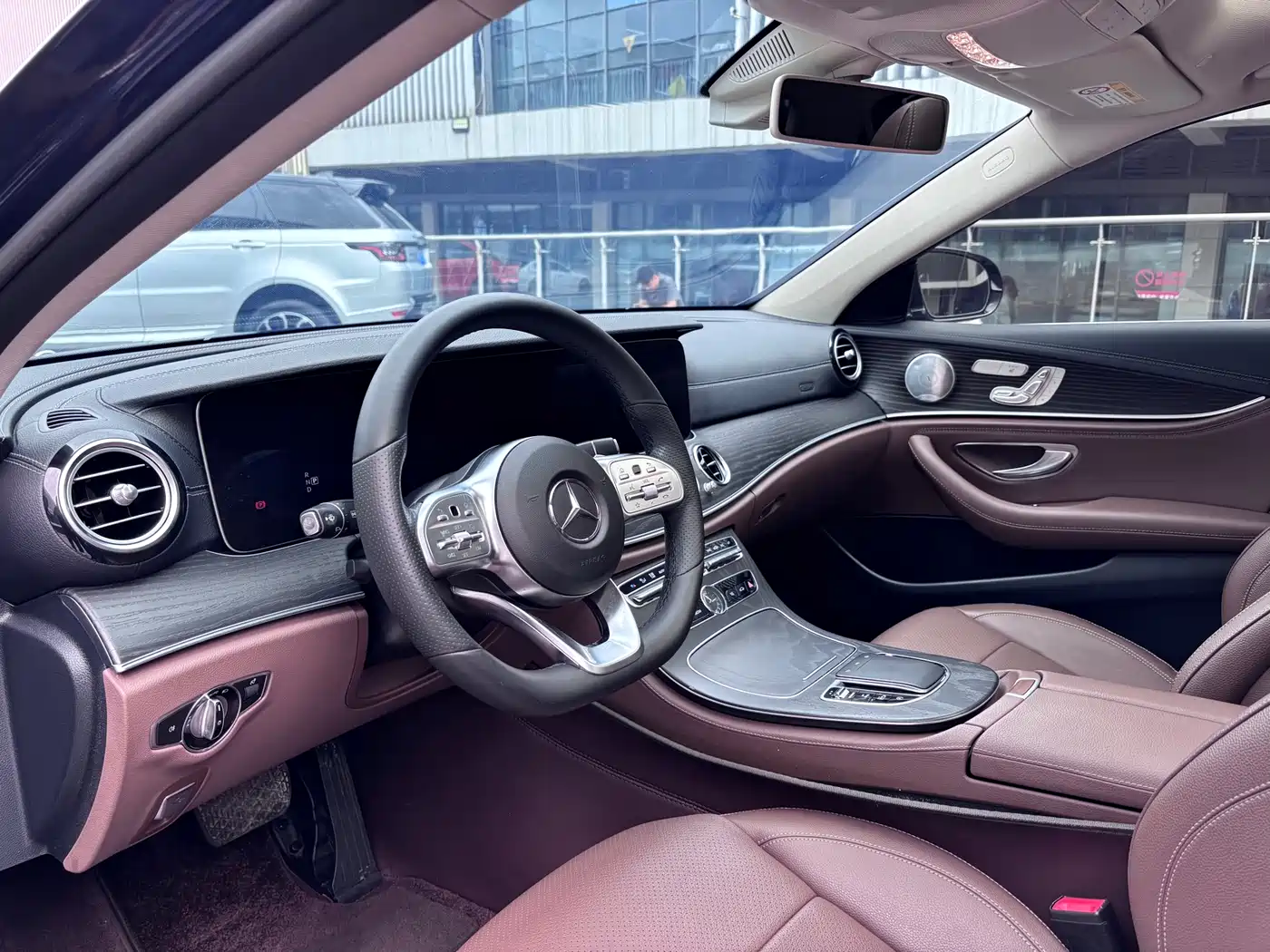 Mercedes-Benz E-Class 2020 E 300 L Luxury Model фото 6