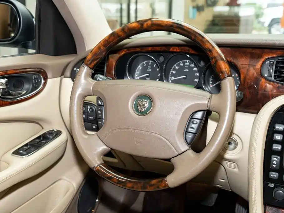 Jaguar XJ 2006 2005 Model XJ6L 3.0