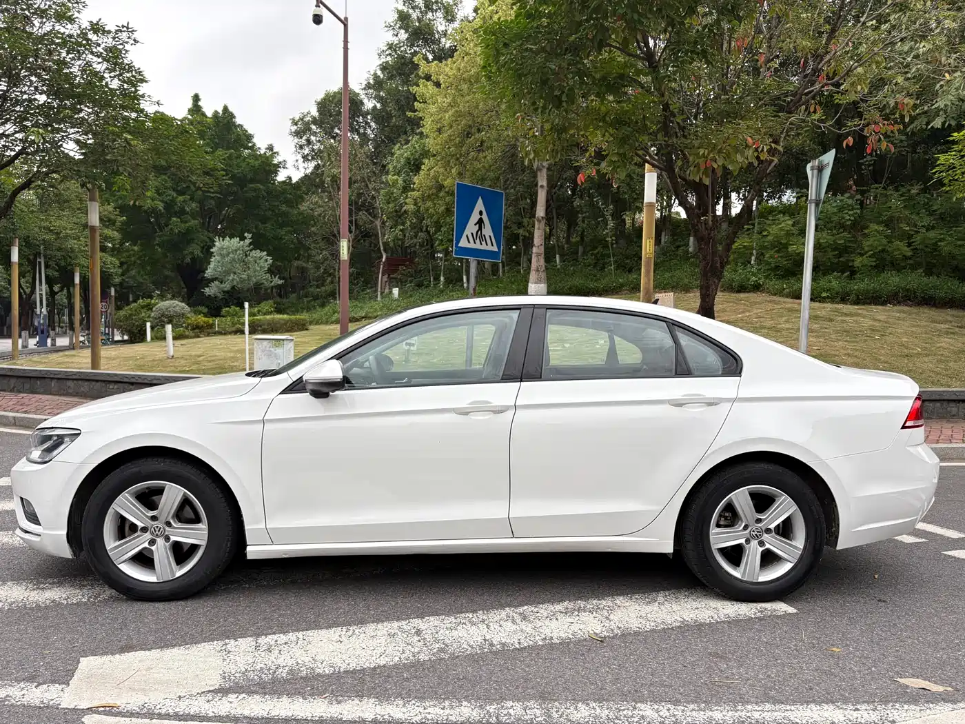 Volkswagen Lamando 2017 230TSI DSG Trend Edition фото 7