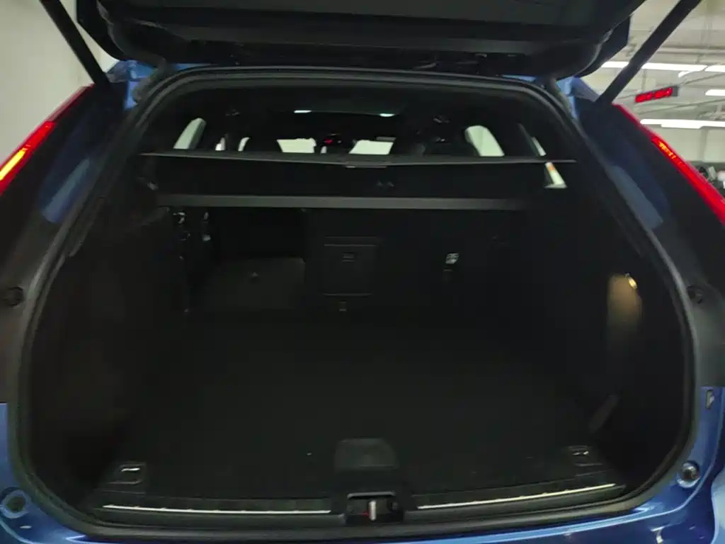 Фото 19 - Volvo XC60