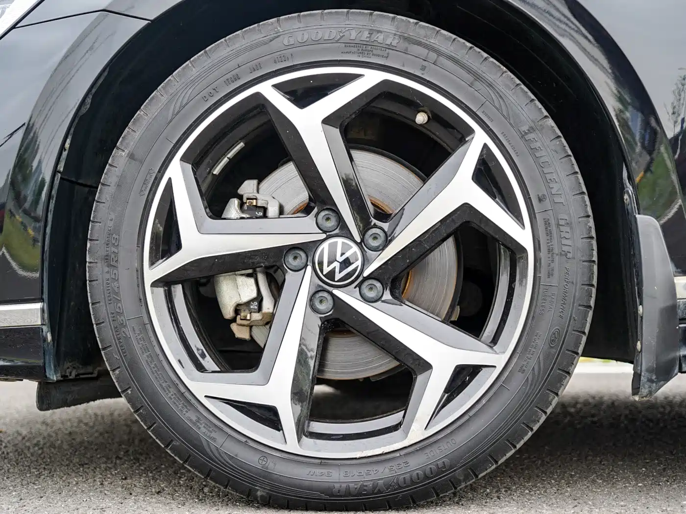 Volkswagen Magotan 2023 Model 2 Million Commemorative Edition 330TSI DSG Luxury фото 20