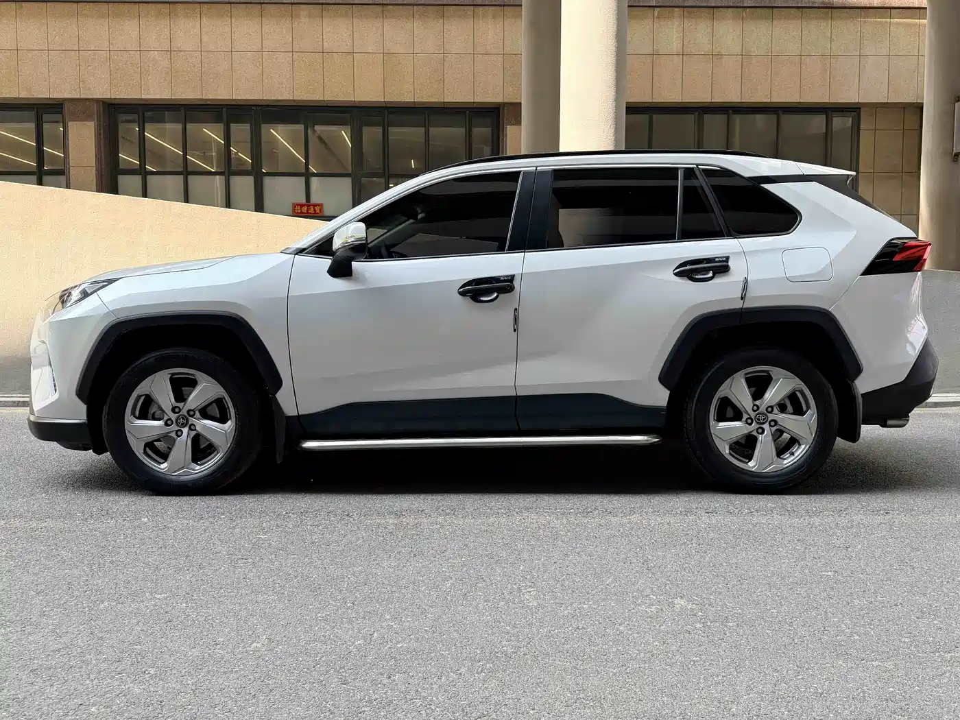Toyota RAV4 Rongfang 2021 2.0L CVT 2WD Trend фото 3