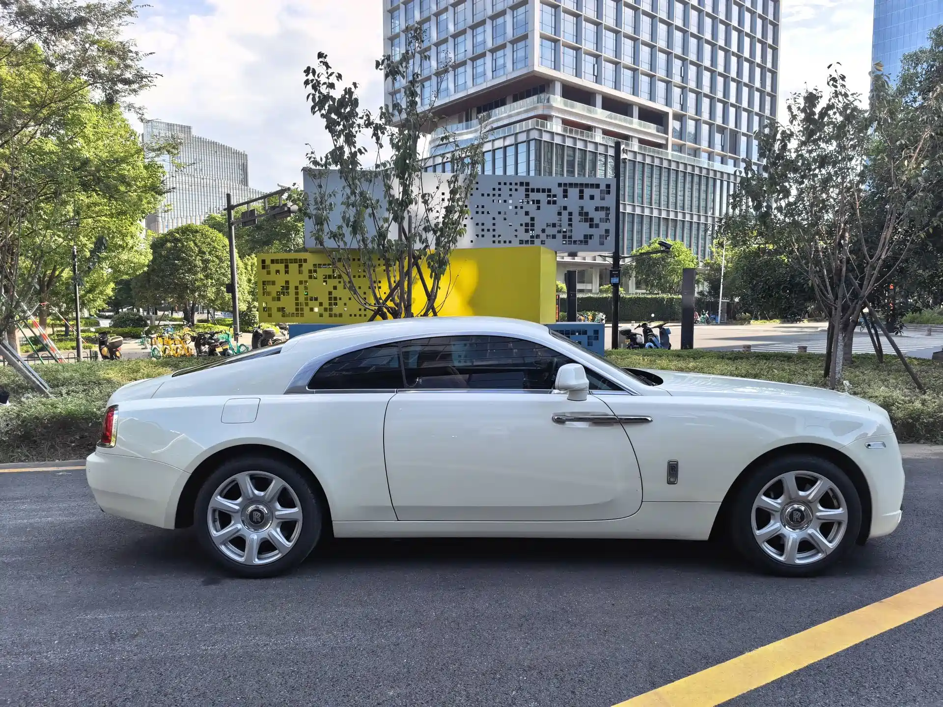 صورة 13 - Rolls-Royce Wraith