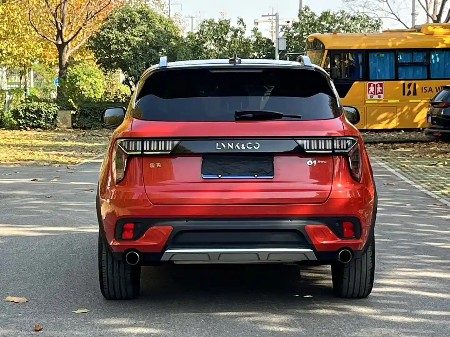 Photo 8 - Lynk & Co 01