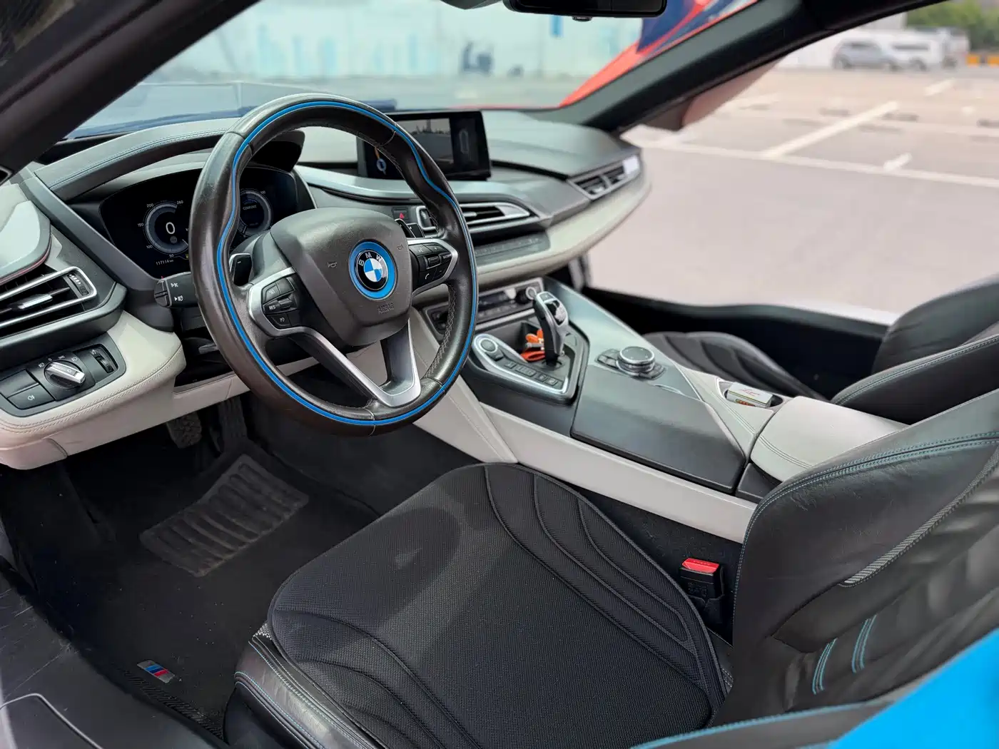 BMW i8 2014 Standard фото 10