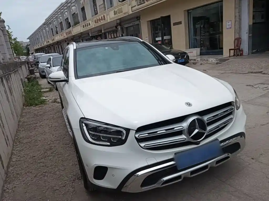 MERCEDES-BENZ GLC