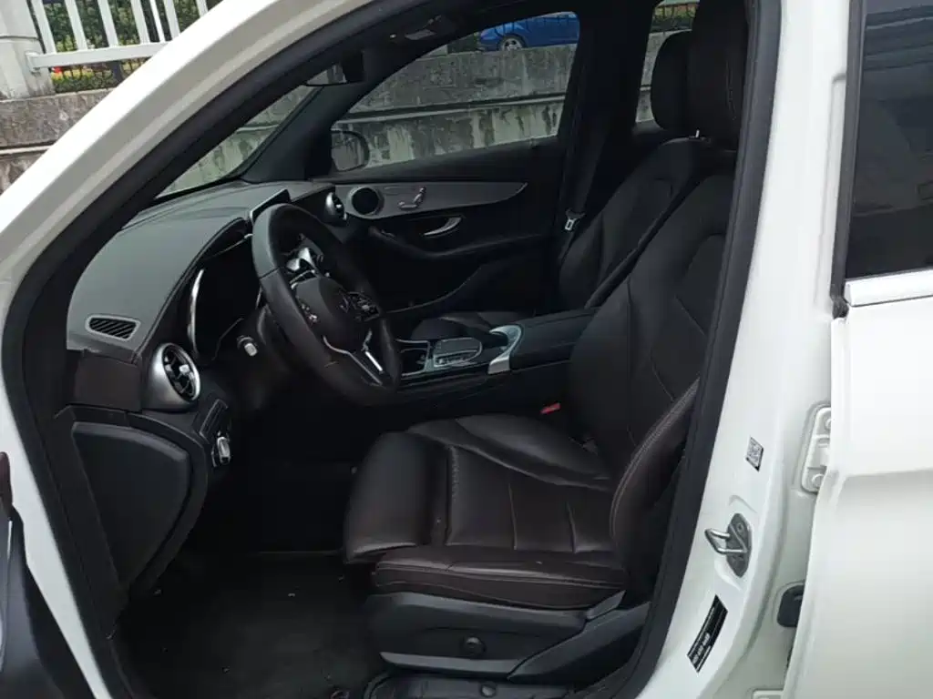MERCEDES-BENZ GLC