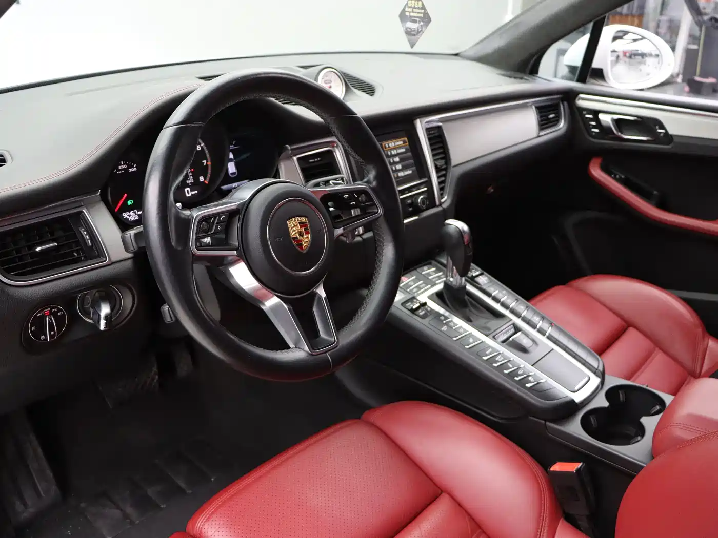 Porsche Macan 2014 Macan Turbo 3.6T фото 19