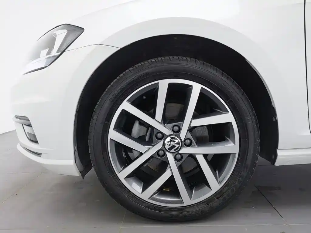 Volkswagen Golf 2018 230TSI Automatic Luxury 17