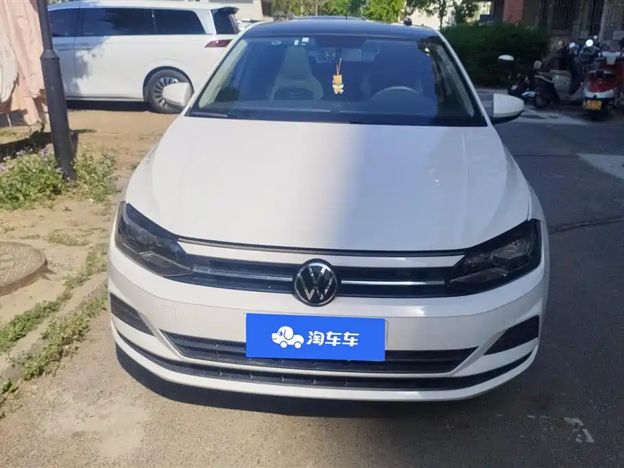 Volkswagen Polo 2021 Plus 1.5L Automatic Colorful Tech Edition фото 2