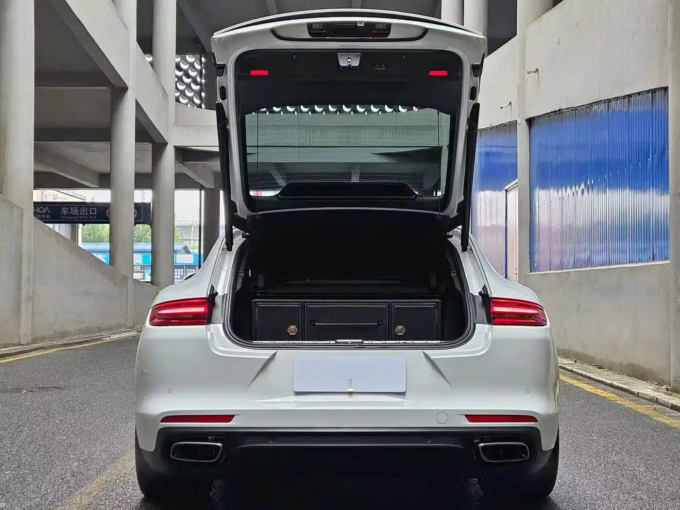 Porsche Panamera 2017 Panamera 4 Executive Long Wheelbase 3.0T фото 5