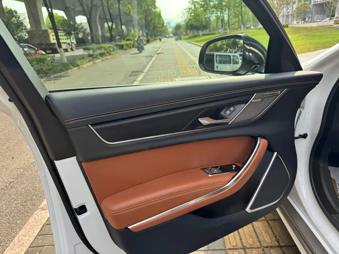 Jaguar XFL 2024 2024 2.0T P300 AWD Flagship Sport Gilded Edition