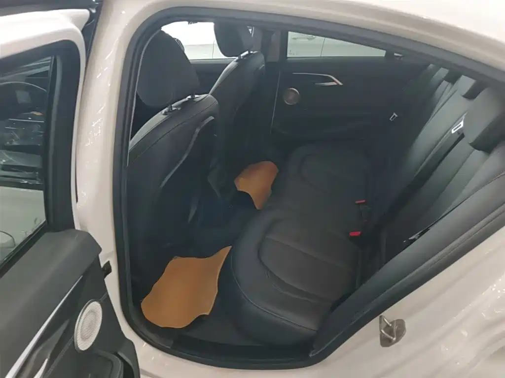 BMW 1 Series 2021 Facelift 120i M Sport Shadow Edition фото 17