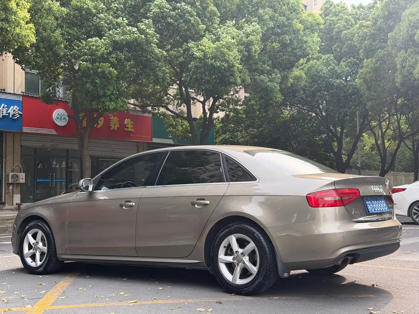 Audi A4L 2013 35 TFSI Automatic Standard фото 4