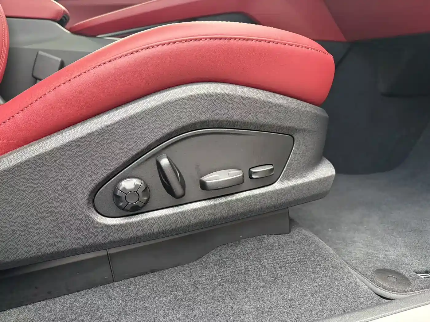 Porsche Macan EV 2025 2024 Macan 4