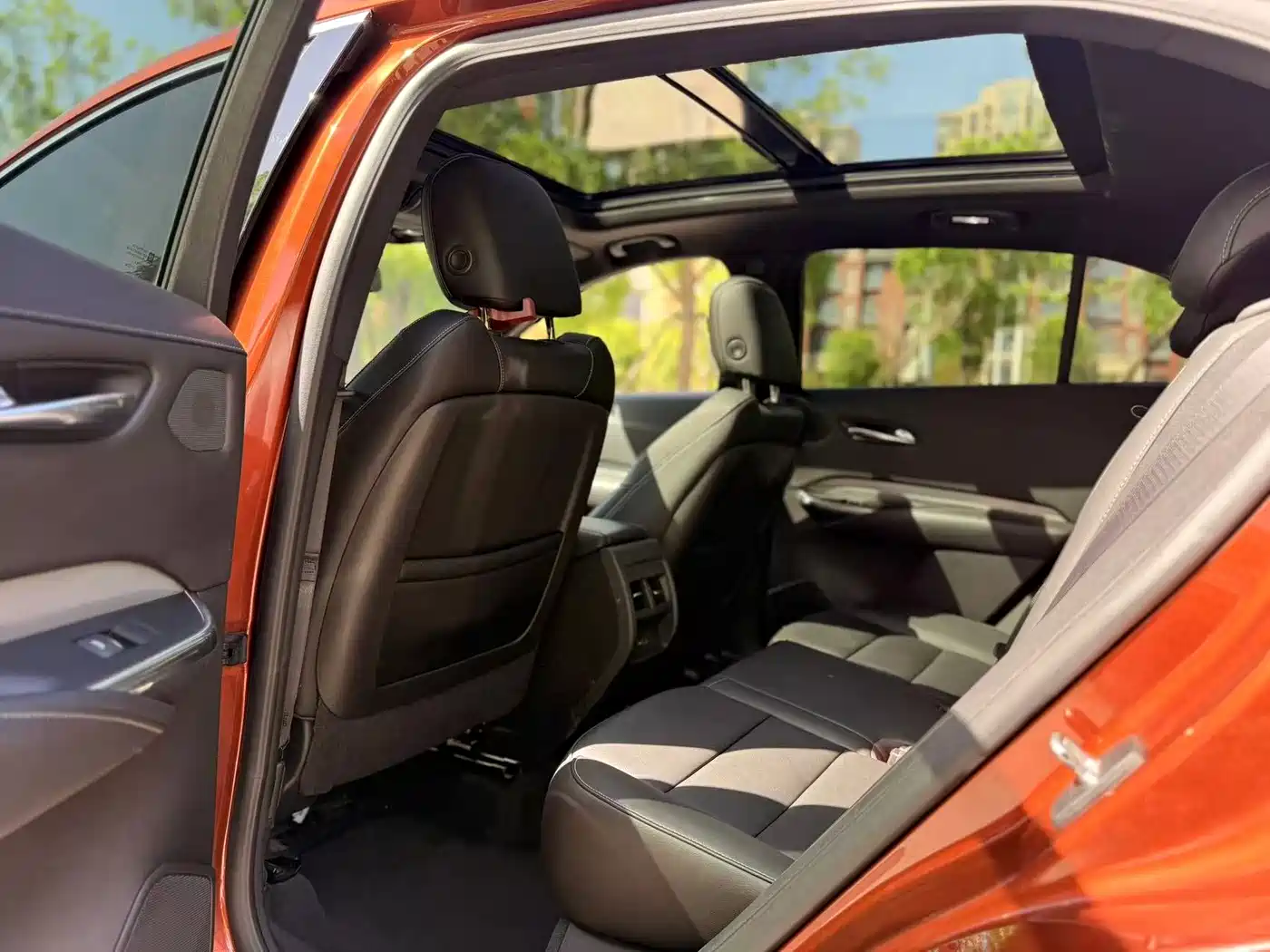 Cadillac XT4 2018 Model 28T 4WD Leading фото 14