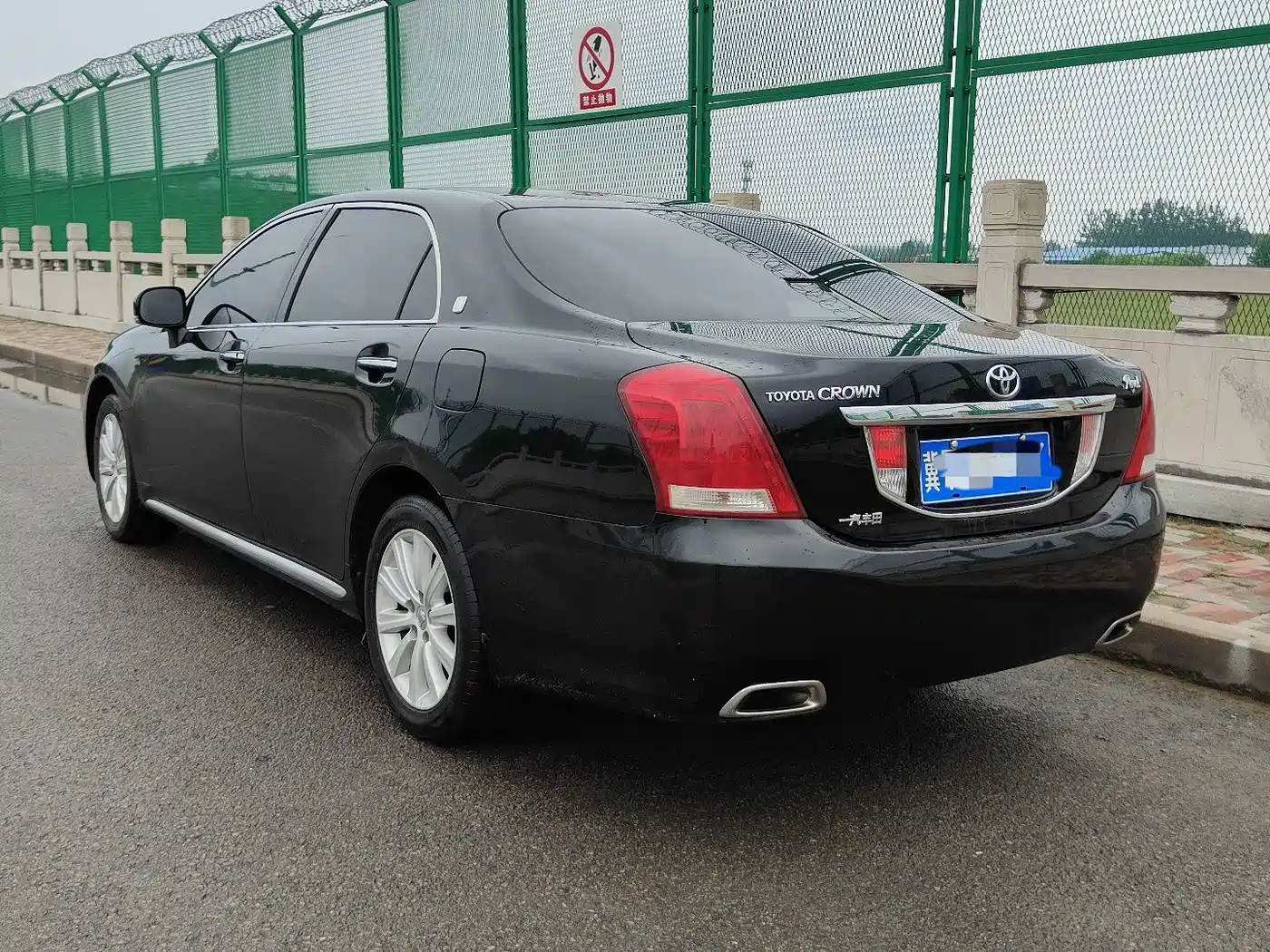 Toyota Crown 2011 2.5L Royal Leather Sunroof Special Edition фото 5